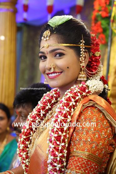 Pellipoolajada_FreshFlowerGarlands_Guntur: Jaal garlands/netted garlands with roses and mallepoovu