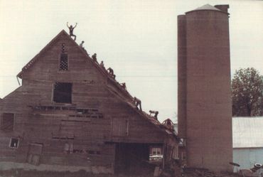 Taking apart the barn 