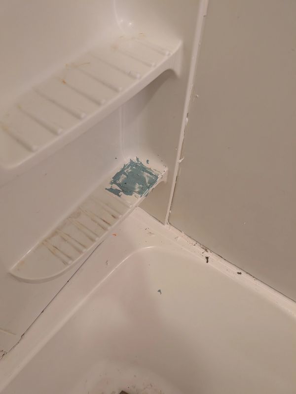 Fiberglass repair on tub surround 