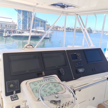 Refurbished Console Cabo 43 fitted with Garmin, "On Board Marine"