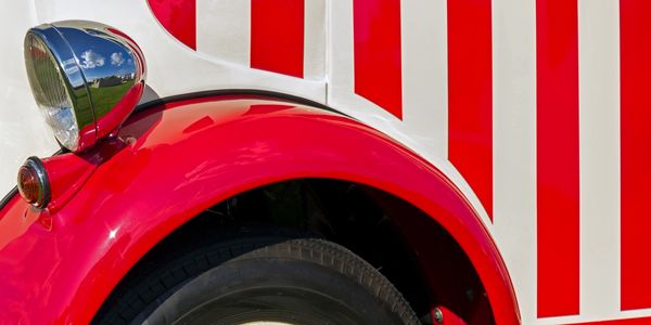 Red/white ice cream truck