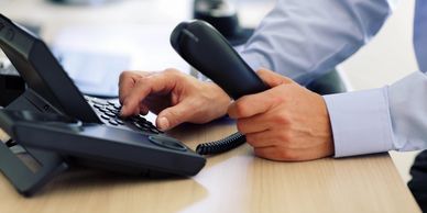 Client calling Spanish interpreter for an interpreting session