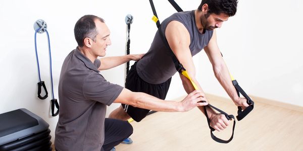 Exercise instruction to reduce muscle injury and improve muscle performance