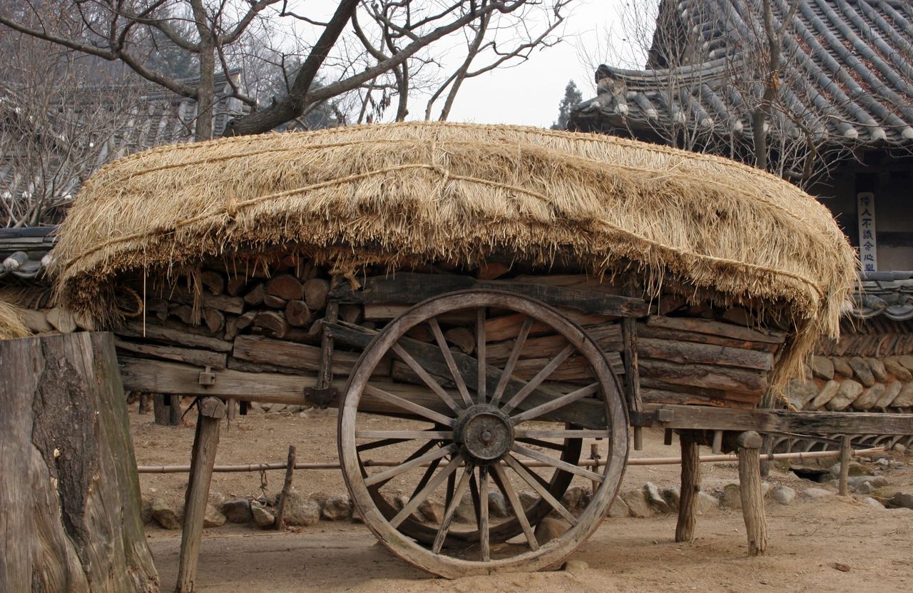 Is Pioneer Day considered a holiday by federal courts in Utah?