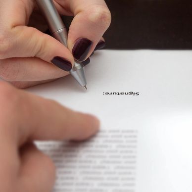 Signature notariale pour la création et l’incorporation d’entreprise.
