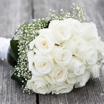 white roses bridal bouquet