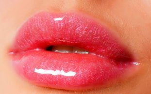 Permanent lip blush on lips