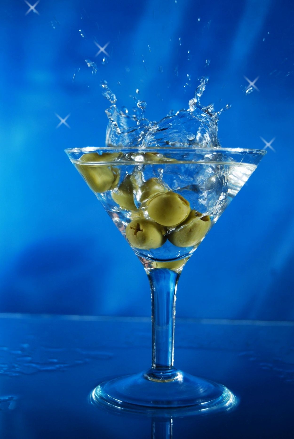 Every cocktail deserves a stage. Raise your Sip of Love glass and save or the moment.