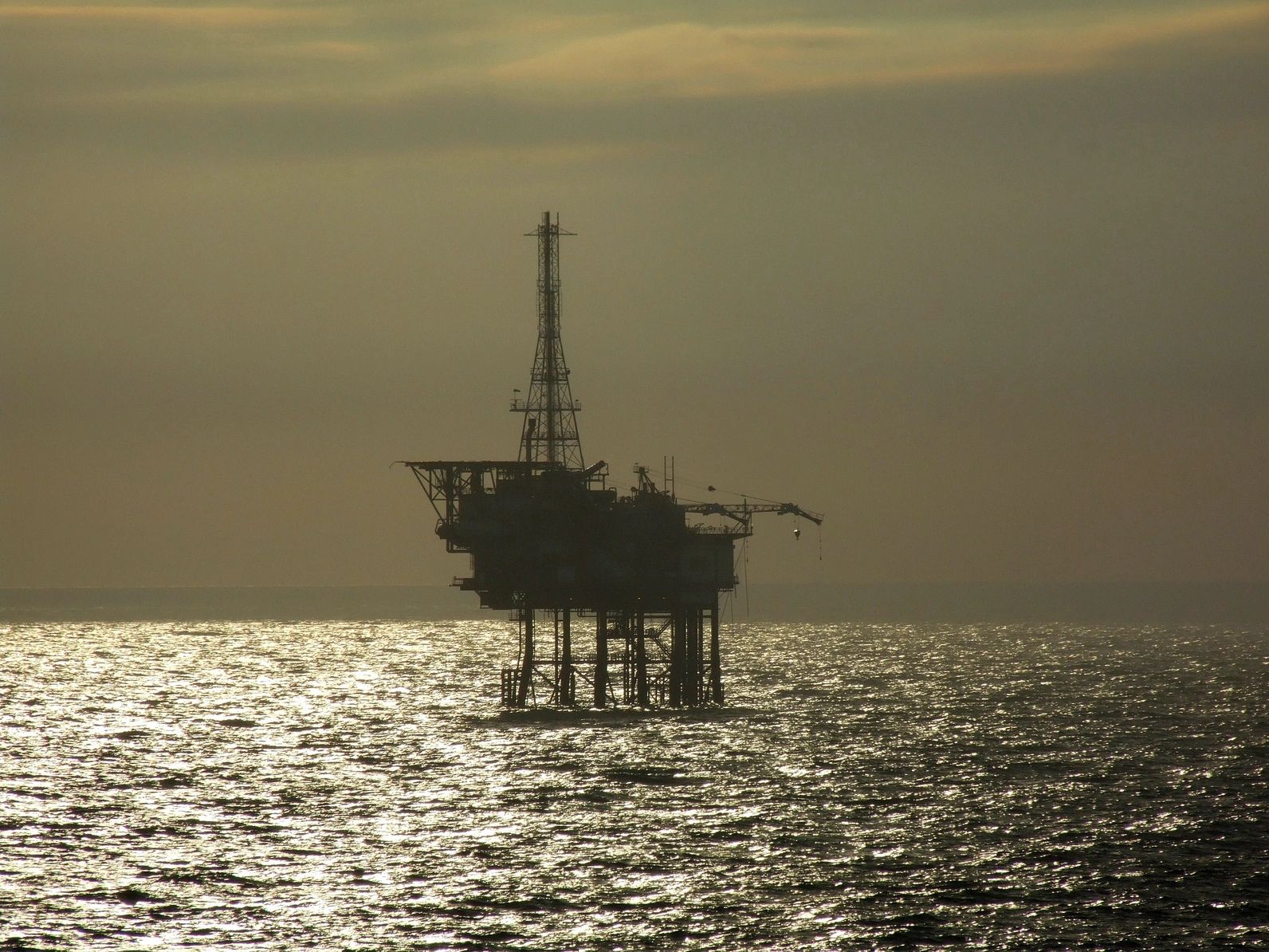 Offshore platform on the horizon