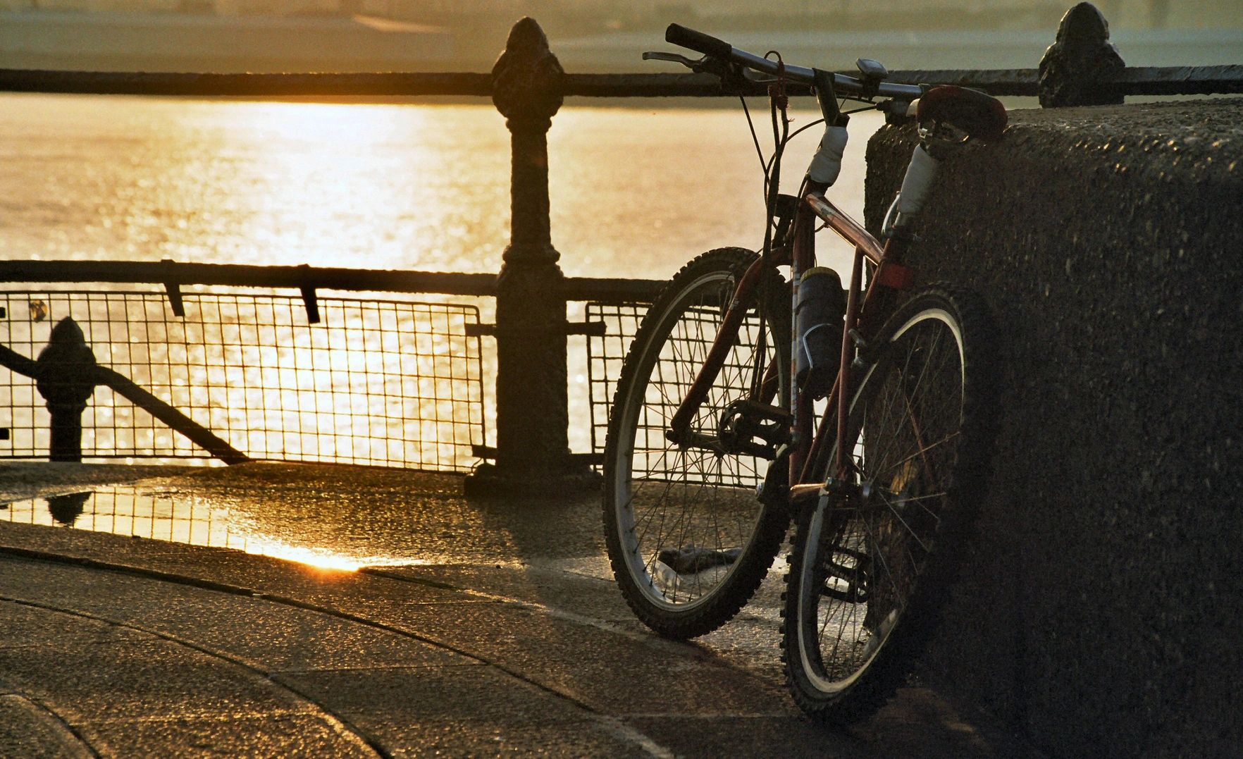 Avenue outlet bicycle station
