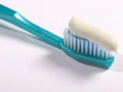 Picture of Fluoridated toothpaste on a toothbrush