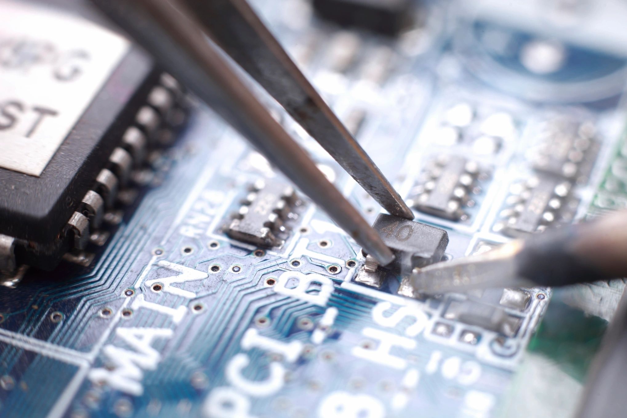 We repair all electronics: Desktop Laptop UPS Pinter Monitor Scanner Xerox CCTV software issue