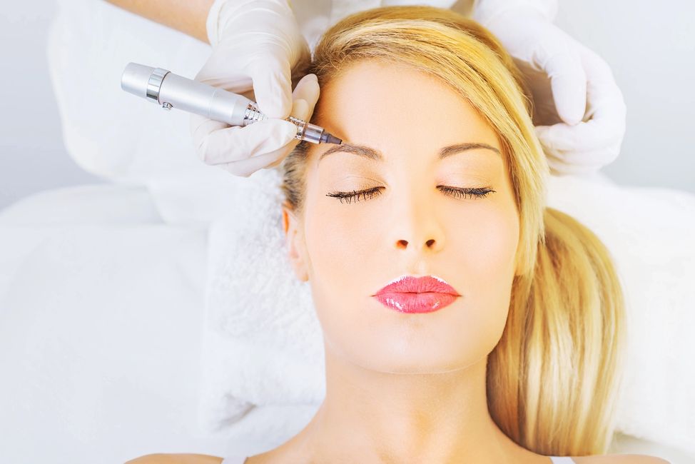 Eyebrow microblading