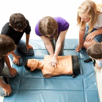 CPR babysitting class