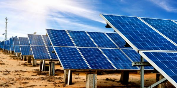 planta solar, paneles, inversores, baterías 