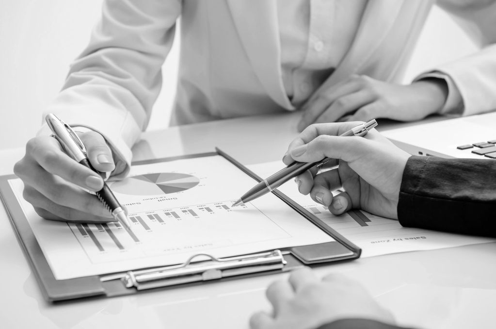 Image of people planning a recovery phase of a project or programme