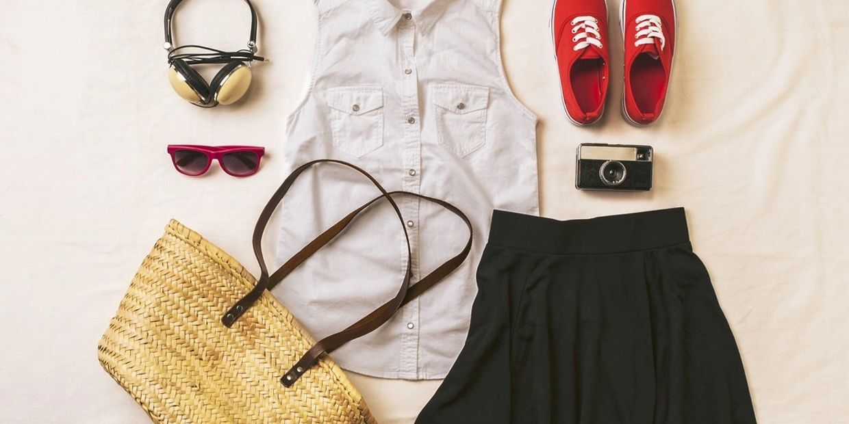 Casual summer outfit with accessories.
