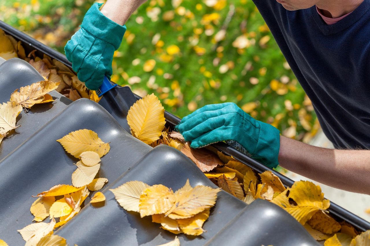 average gutter cleaning cost range