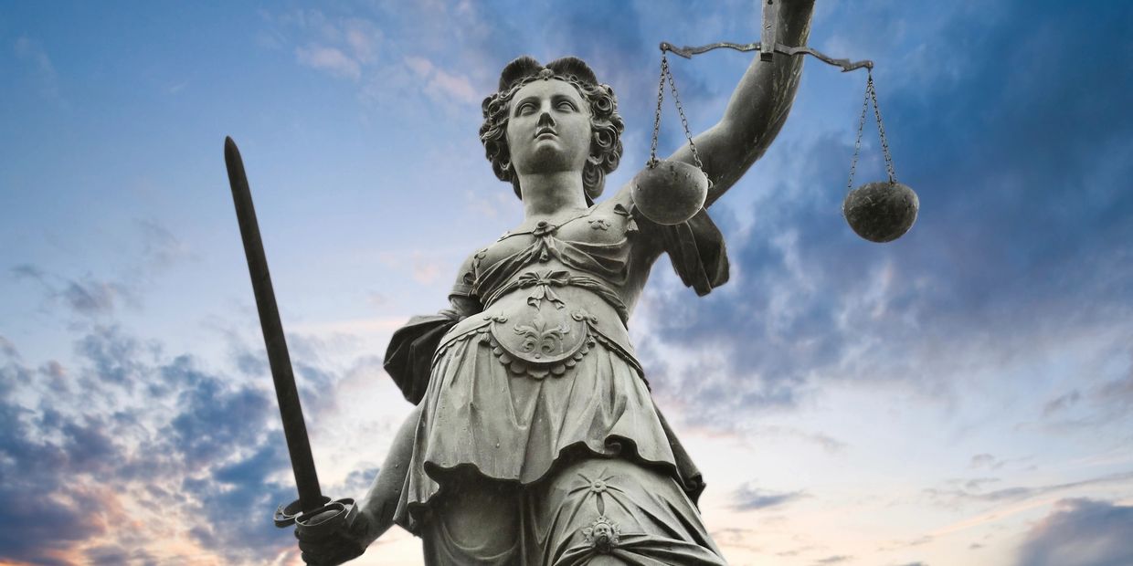 Lady Justice with scales, Personal Injury attorneys