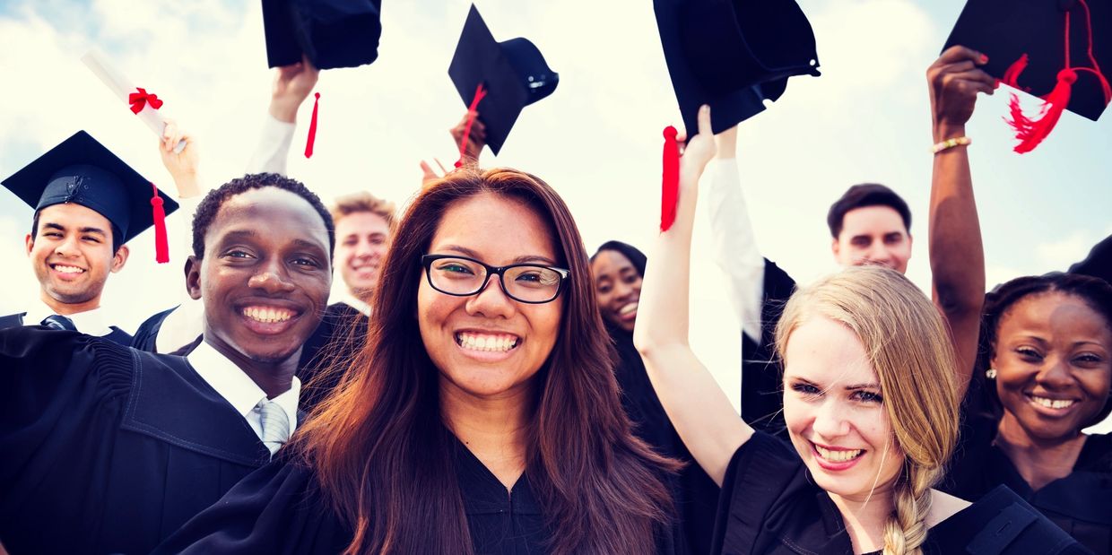 teaching students tutoring teenagers Helping high schoolers Graduate 