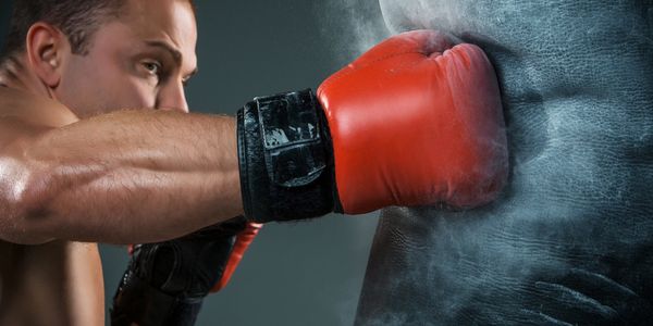 Boxing kickboxing martial arts bag class women's self-defense kali silat wing chun krav maga