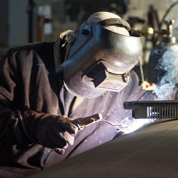 Welding of pressure vessel in Vietnam