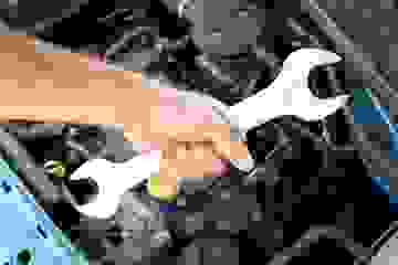 Electrician Tyre Retail Smash repair Petrol LPG Taxi Spare Parts Wreckers Mechanic Car Motorcycle