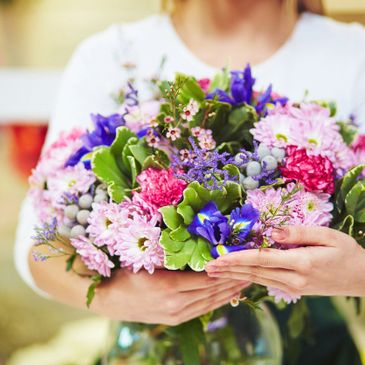 Experience the vibrant beauty of our fresh, colorful flowers with free same-delivery!