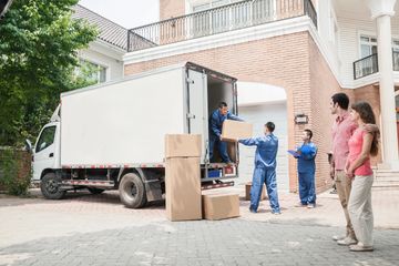 Moving Moving Company Moving Van
<alt="moving"><alt="moving company">