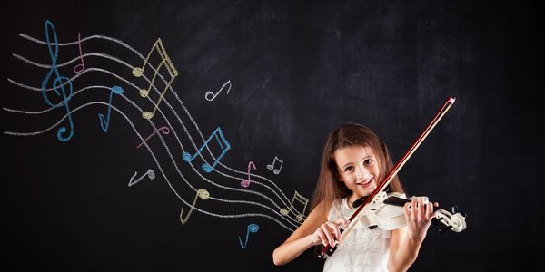 music student playing the violin