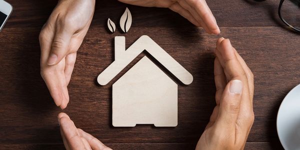Amazing Real Estate Agent helping home buyers find their next home