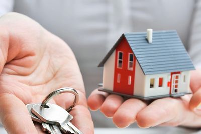 Find the right house and mortgage lender.