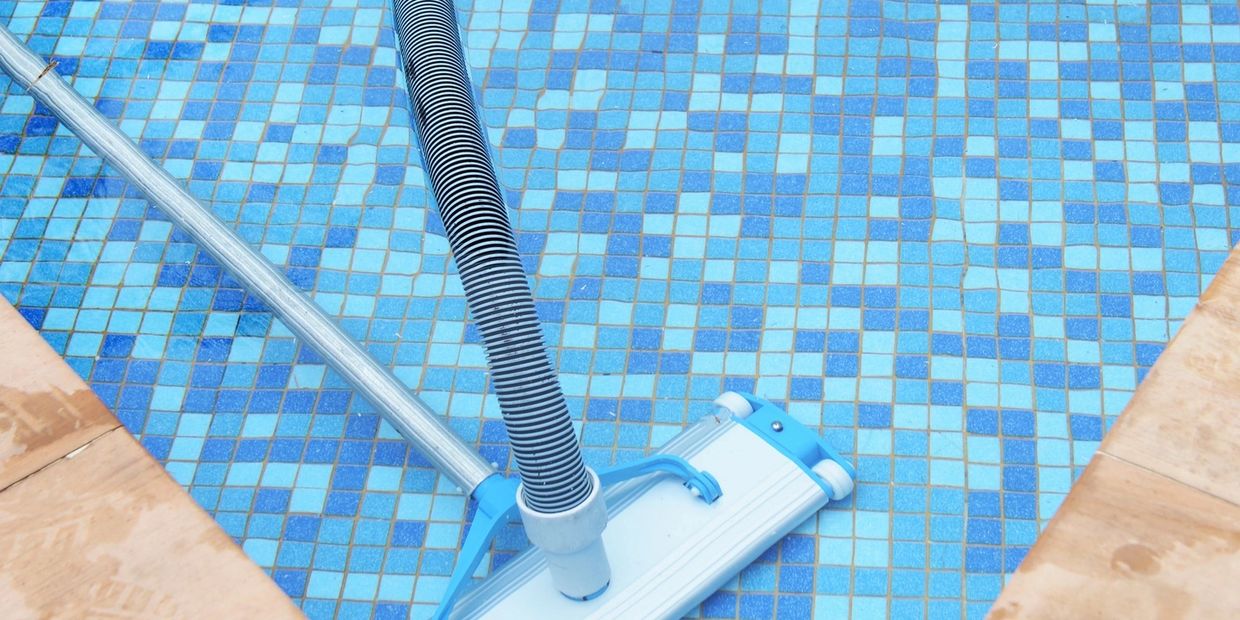 swimming pool cleaning pool vacuum professional cleaning