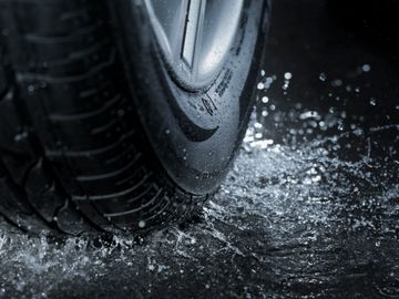 emergency road service mobile tire truck ERS jump start battery tire tires Chicago Evanston Monee