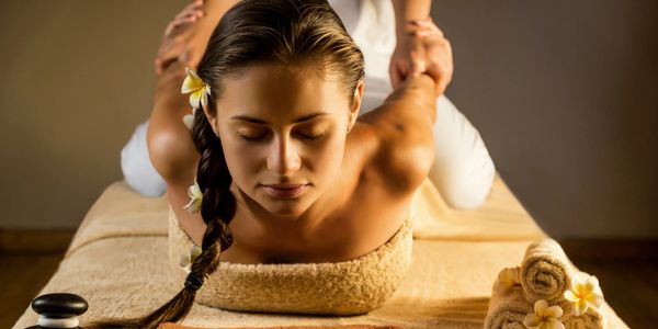 Best Thai massage in Ibiza performed by Simona Thai the best masseuse in the island 