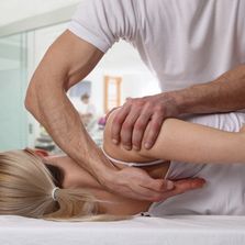 Myotherapy for shoulder pain in Melbourne