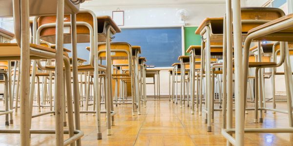 Classroom with empty desks.