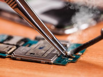 Micro soldering and soldering repairs