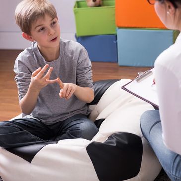 Unbound Minds offers family-focused therapy that prioritizes child and adolescent needs.