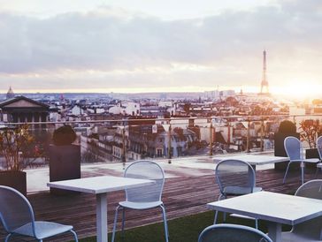 Railing system and windscreen 