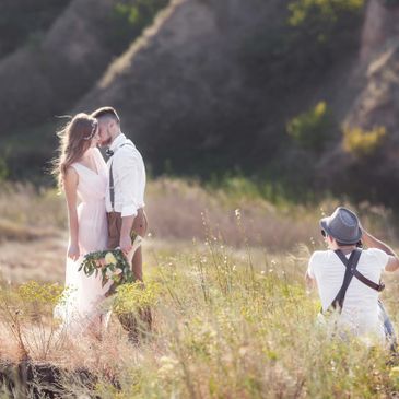 JWIZ wedding photographer photographing couples, bride and groom in the mountains