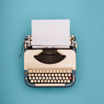Typewriter symbolizing copywriting services