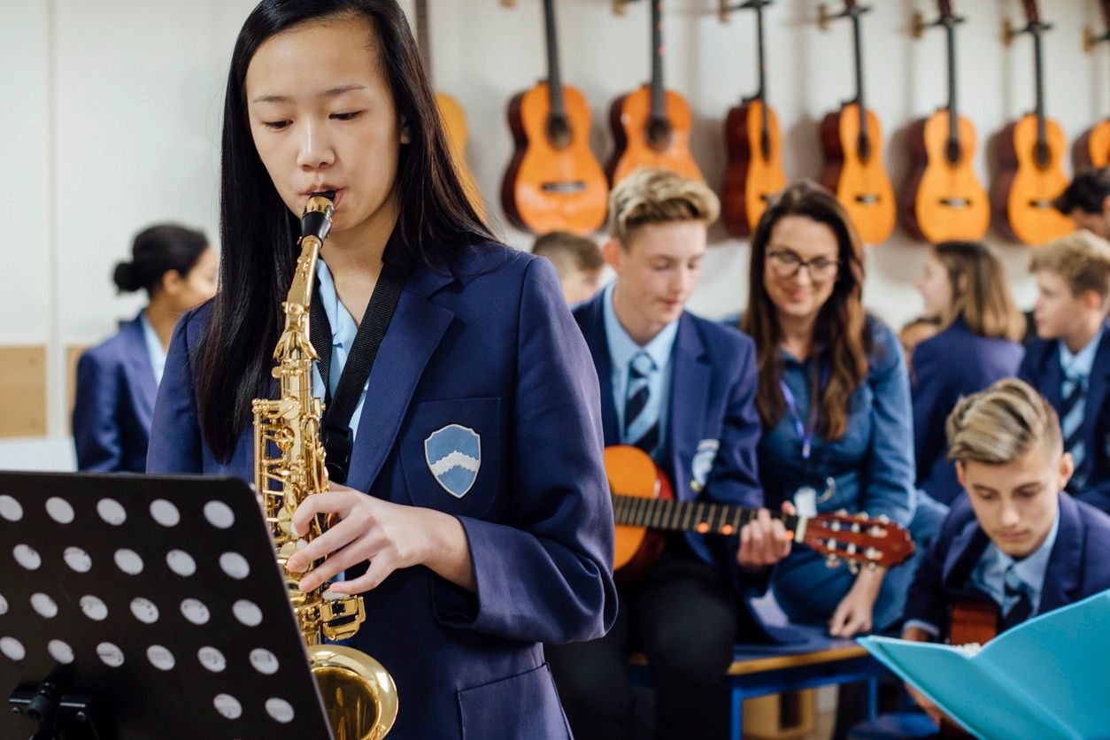 Guide to Teaching Musical Instruments: Tips & Techniques