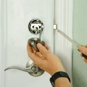 LOCKSMITH IN BETHESDA, LOCKS, REKEY, EMERGENCY LOCKOUT, RESIDENTIAL LOCKS, COMMERCIAL LOCKS, HIGH SE