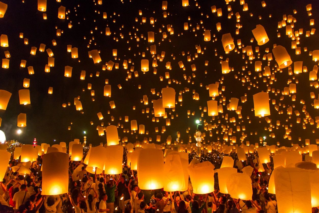 A Bunch Of Lanterns Are Flying In The Night Sky — Phoenix Mandorla In Rockhampton City, QLD