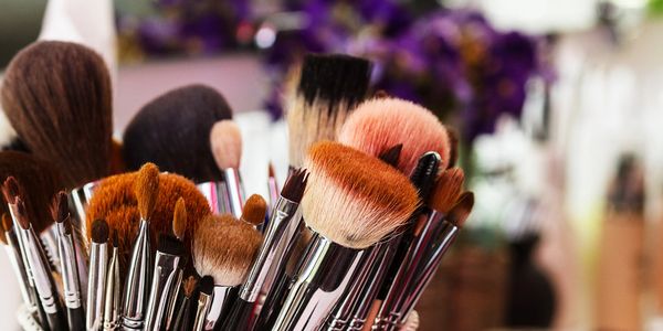 Different styles of makeup brushes.