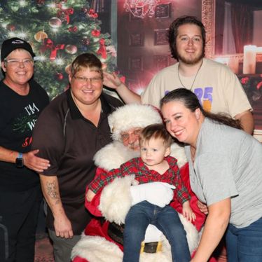 SantaDaryl with family