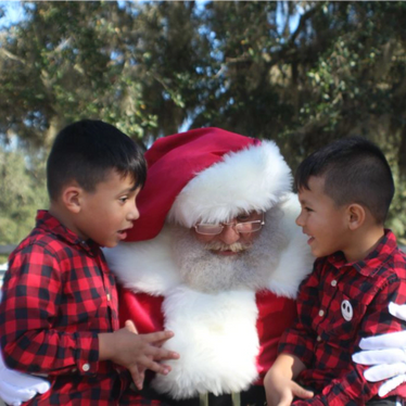 SantaDaryl with children